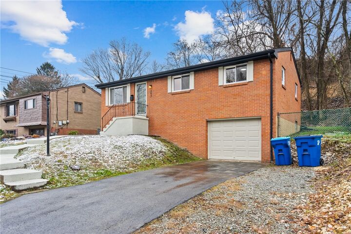 Property Photo: 257 Saint Croix Dr PA 15235