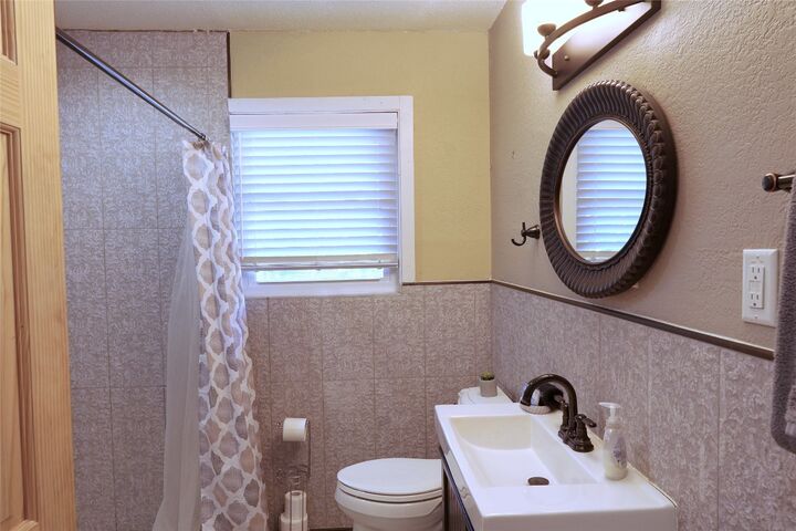 Property Photo:  1236 S Academy Avenue S  TX 78130