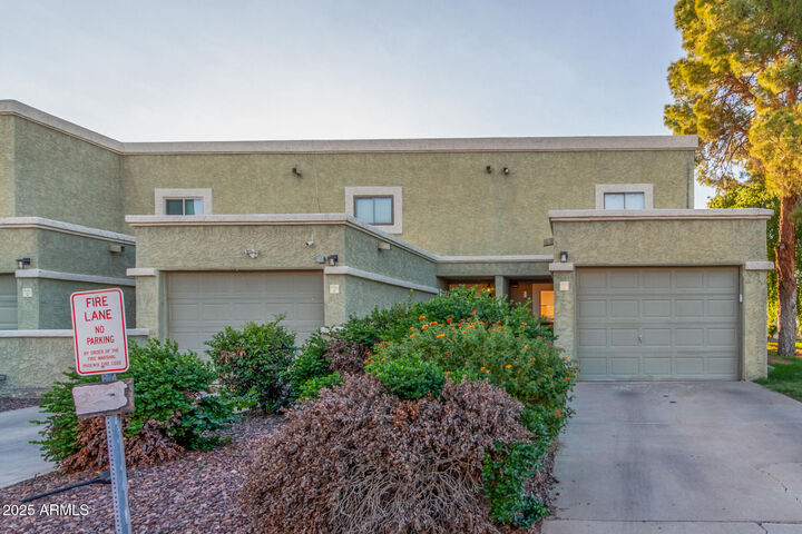 Property Photo:  815 E Grovers Avenue 1  AZ 85022 