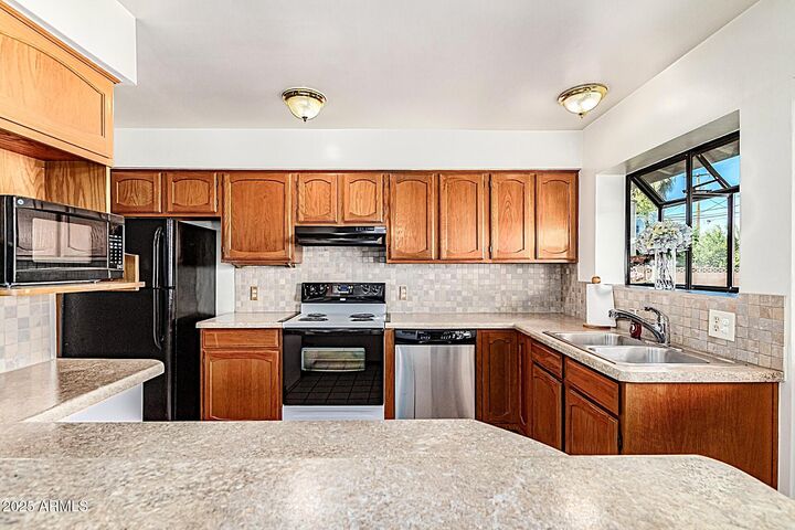 Property Photo:  2124 W Pinchot Avenue  AZ 85015 