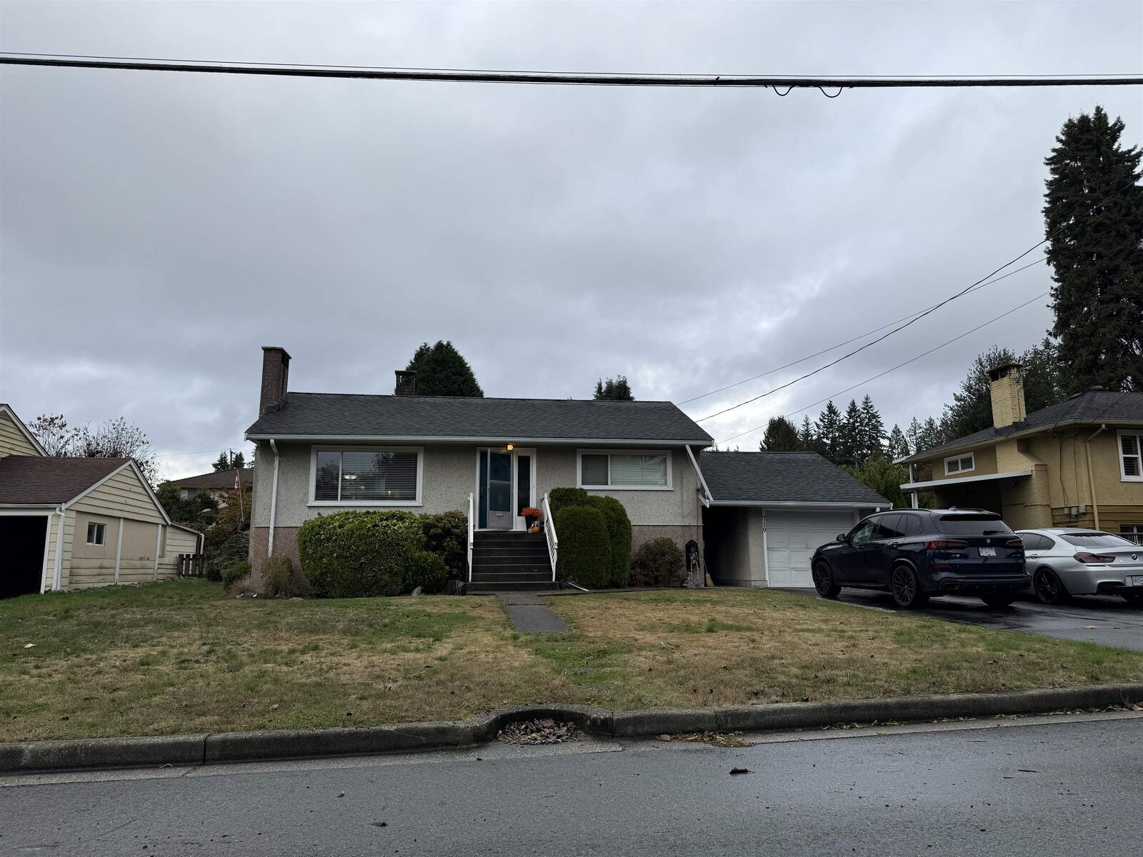 Property Photo: 719 Ivy Avenue BC V3J 2J1