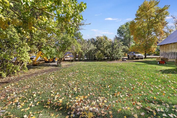 Property Photo:  116 S 5th St  ID 83313