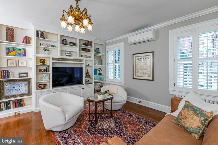 Property Photo:  98 Nassau Street 3  NJ 08542 