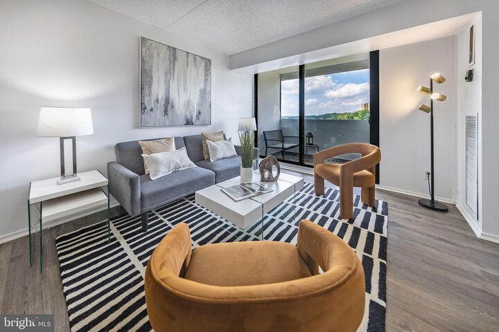 Property Photo: 5911 Edsall Road 912 VA 22304