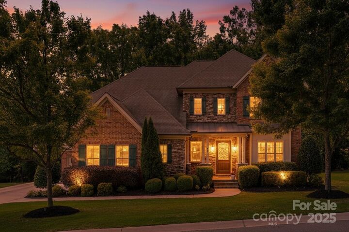 Property Photo: 618 Chase Court SC 29708