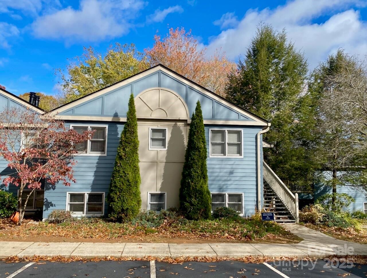 Property Photo:  109 Tri Vista Drive 5  NC 28745 