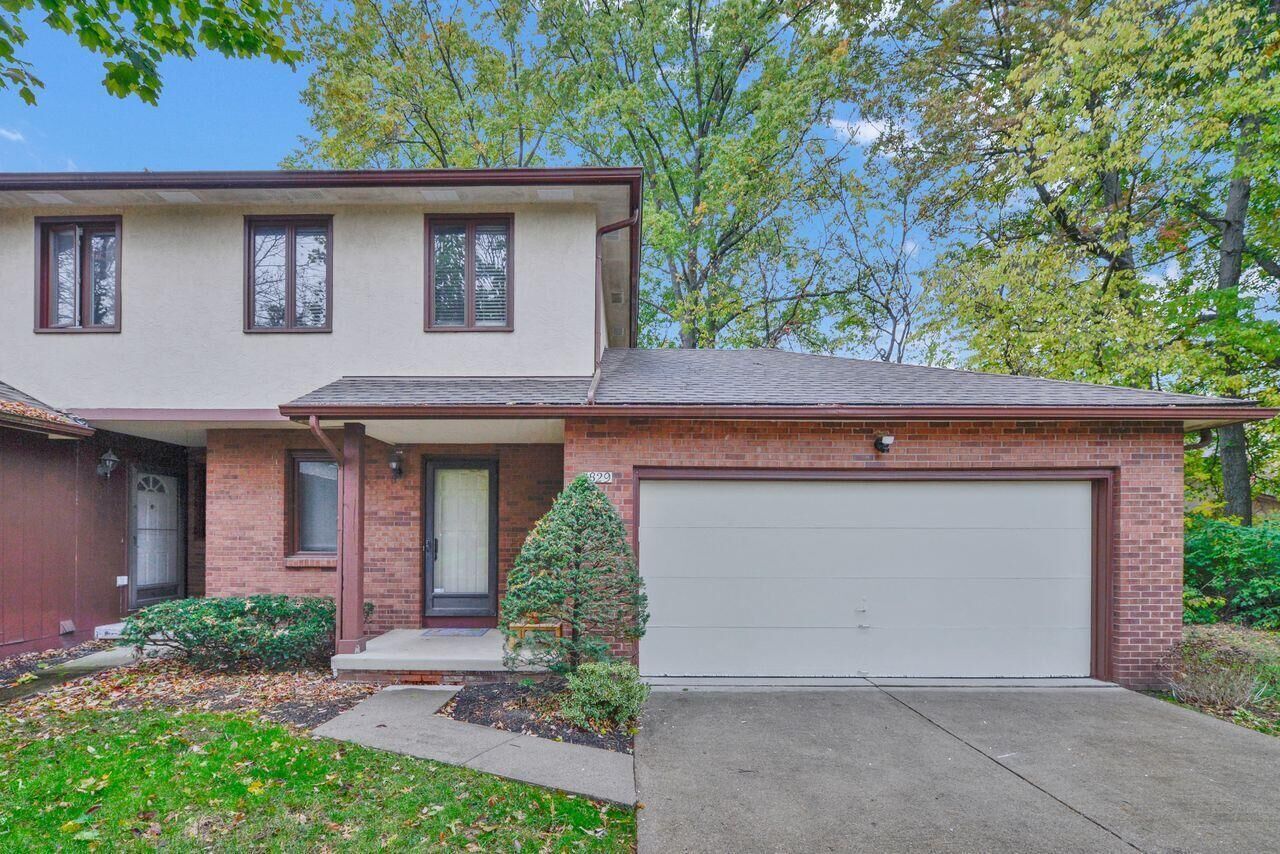 Property Photo:  1829 Misty Way  OH 43232