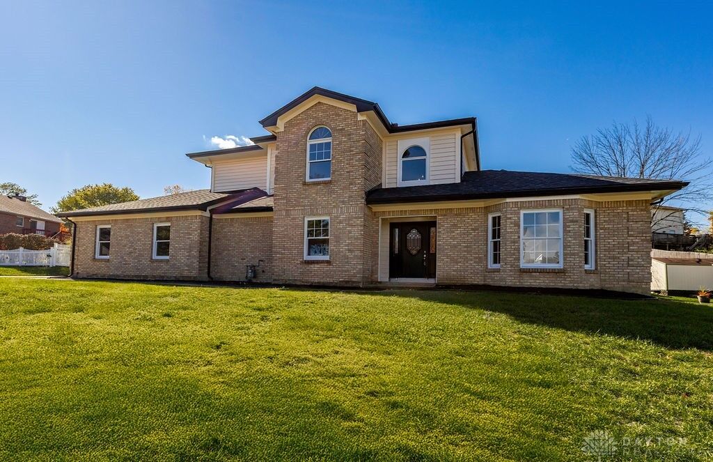 Property Photo: 1826 Ashley Drive OH 45342