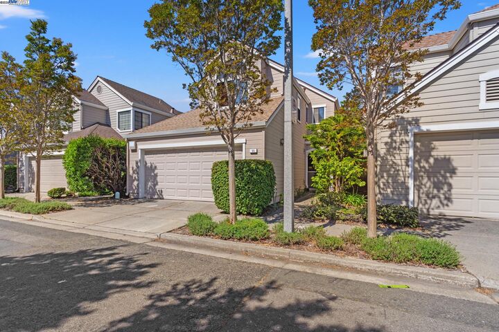 35 Leonard Ct  Alameda CA 94502 photo