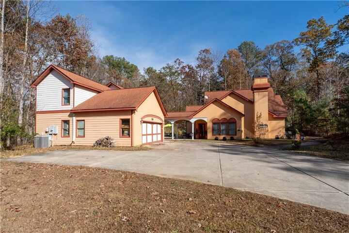 Property Photo: 1045 Fincher Road GA 30114