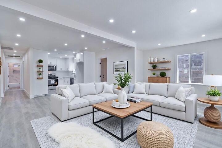 Property Photo:  227 E Pine  CA 93728 