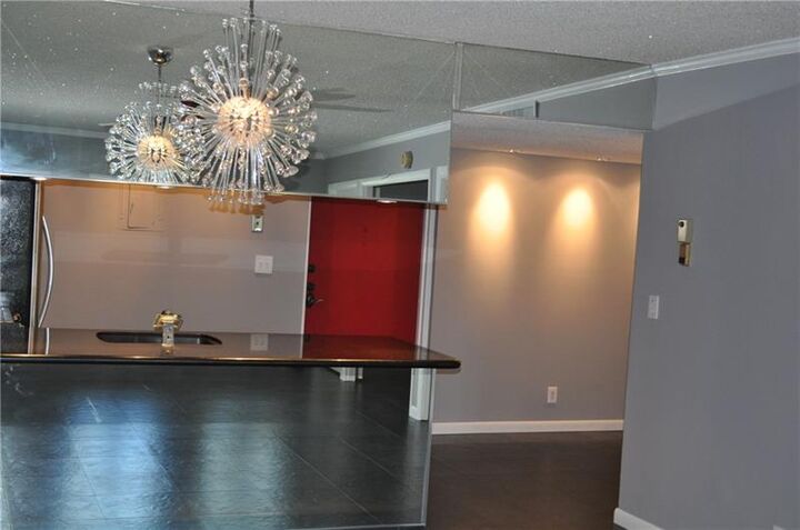 Property Photo: 615 NE 12th Ave 306 FL 33304