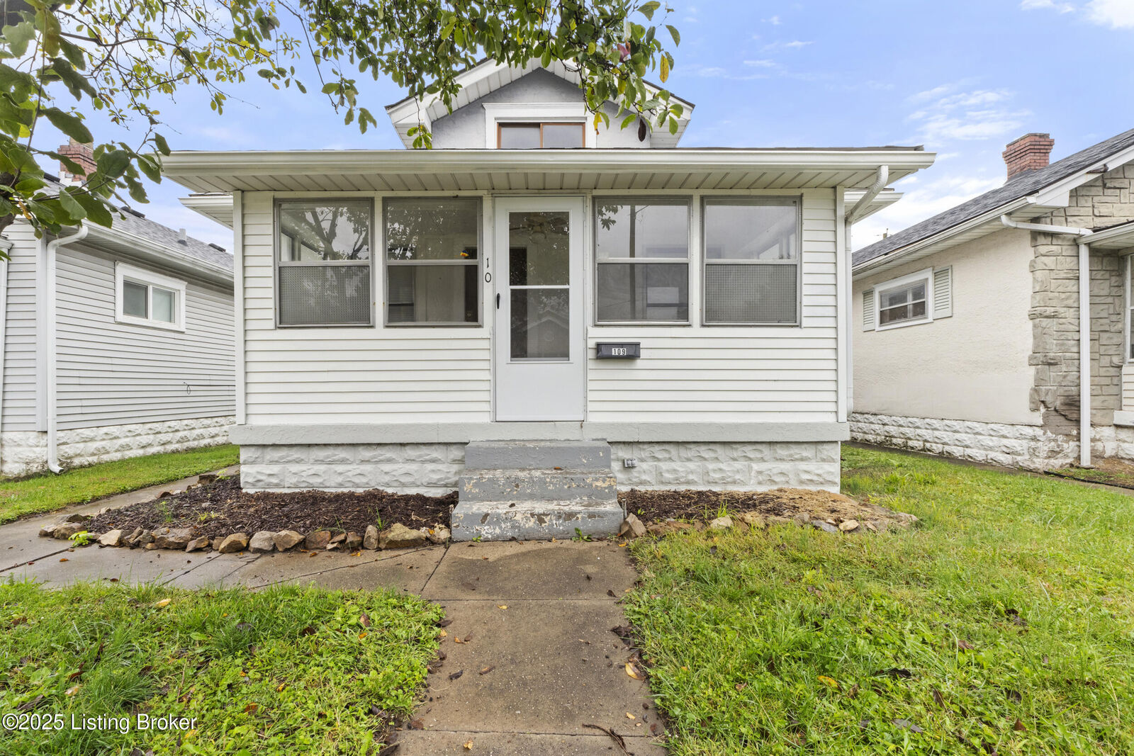 Property Photo: 109 E Garrett St KY 40214