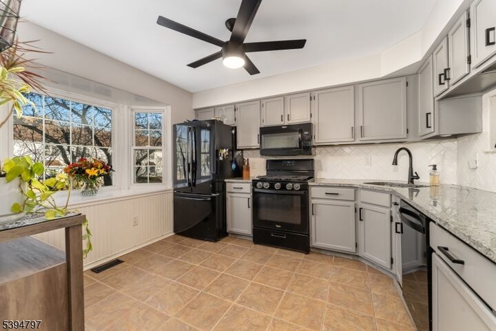 Property Photo:  807 Wedgewood Cir  NJ 08822