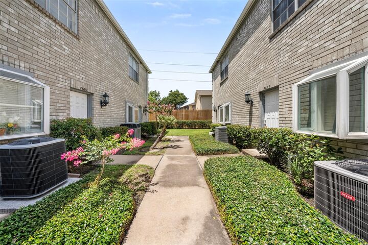 Property Photo:  7617 Cambridge Street 7617  TX 77054 