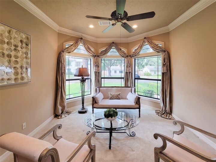 Property Photo:  1118 Colonial Street  TX 77401