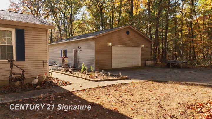 Property Photo:  9847 S Oakley Road  MI 48655