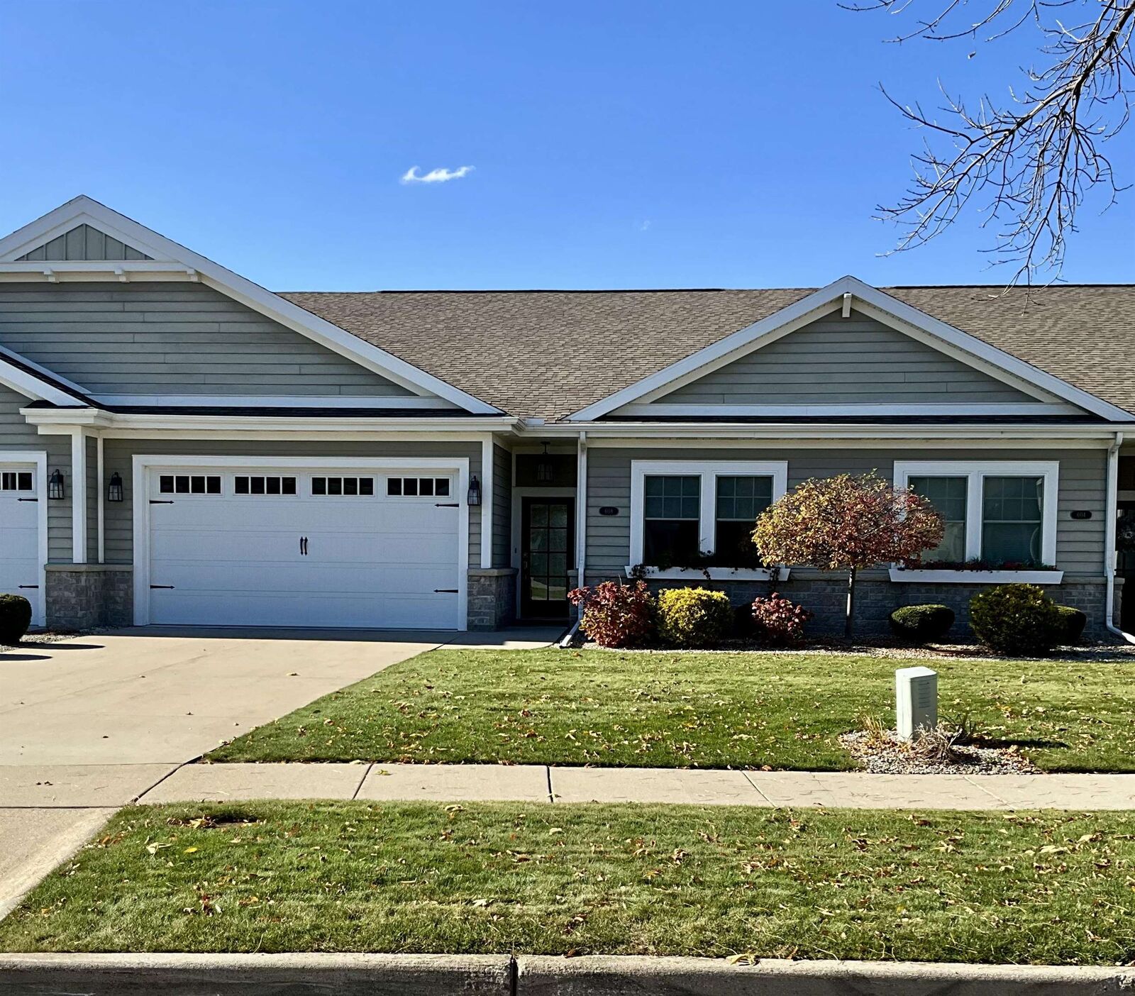 Property Photo:  608 Breaker Cove Street  MI 48708