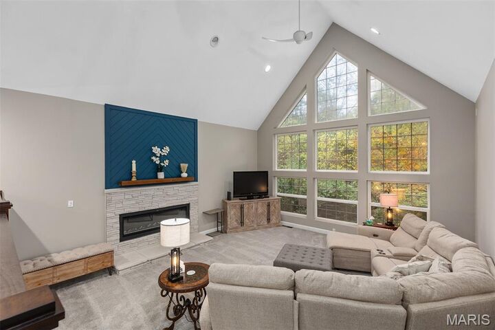 Property Photo:  2 Deer Hollow Lane  IL 62056 