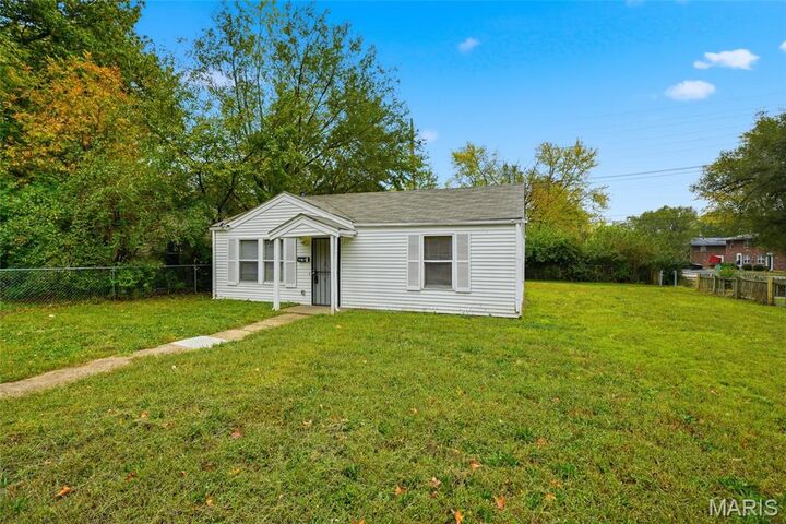 Property Photo: 1626 Nemnich Avenue MO 63136