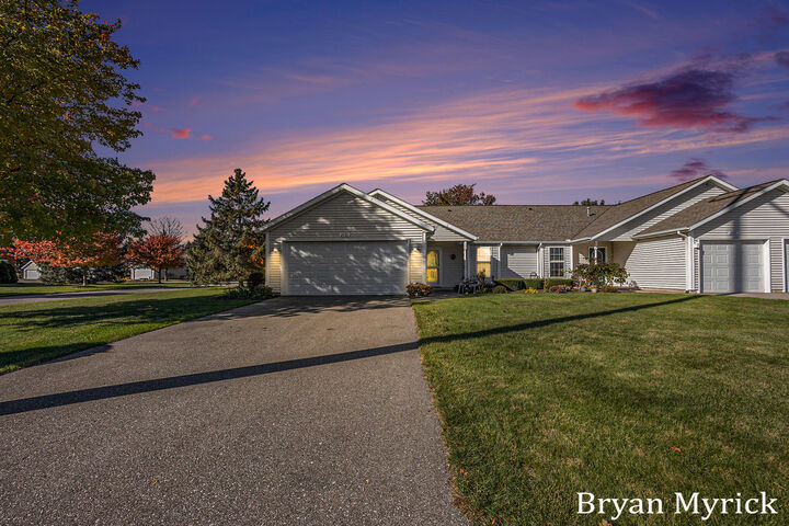 2933 Willow View Way  Holland MI 49424 photo