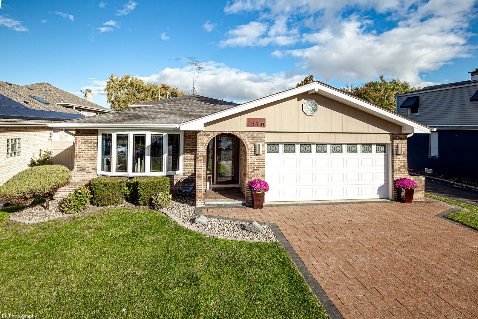 Property Photo:  5710 W 89th Place  IL 60453