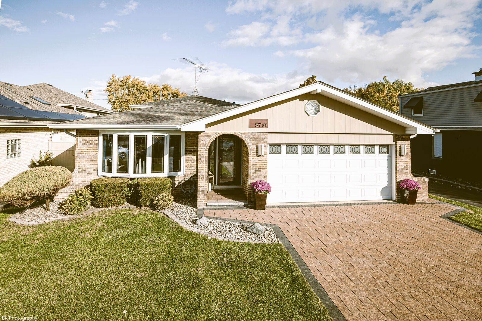 Property Photo:  5710 W 89th Place  IL 60453 