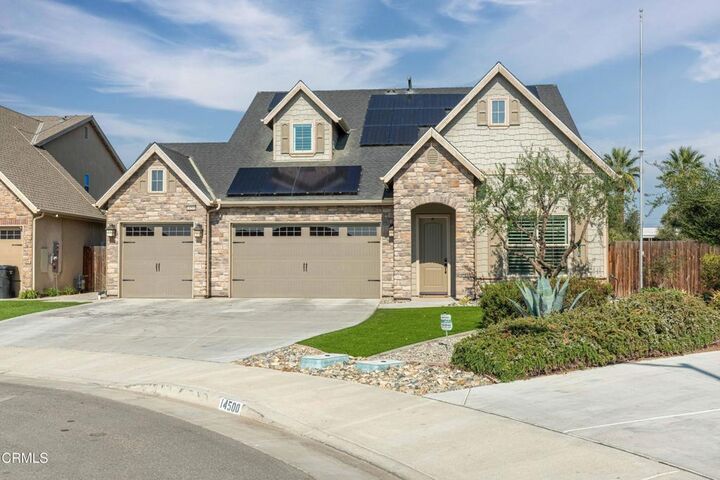 Property Photo: 14508 Plumeria Court CA 93314