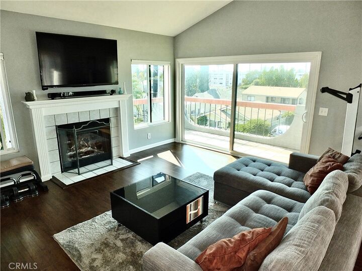 Property Photo:  3600 E 4th 305  CA 90814 