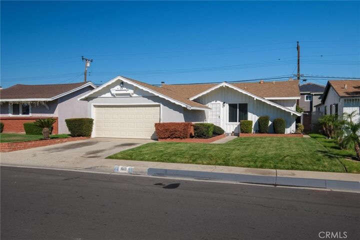 Property Photo:  1613 W Piru Street  CA 90222 