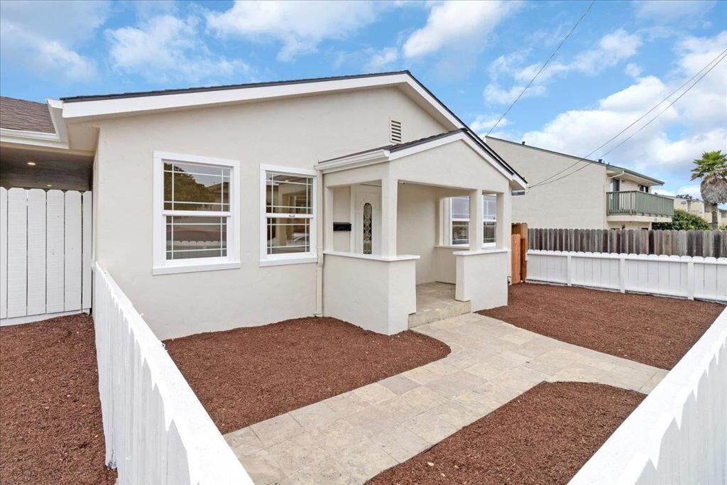 Property Photo:  224 Palm  CA 93933 