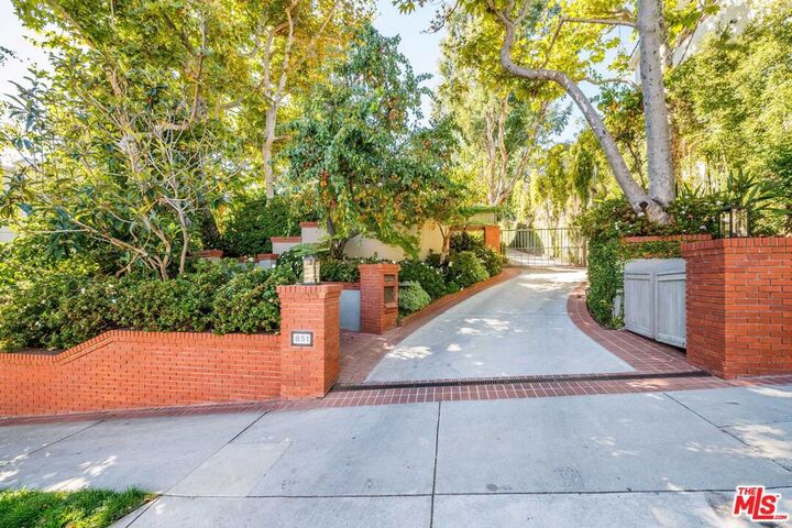 Property Photo:  851 Glenmont Avenue  CA 90024 