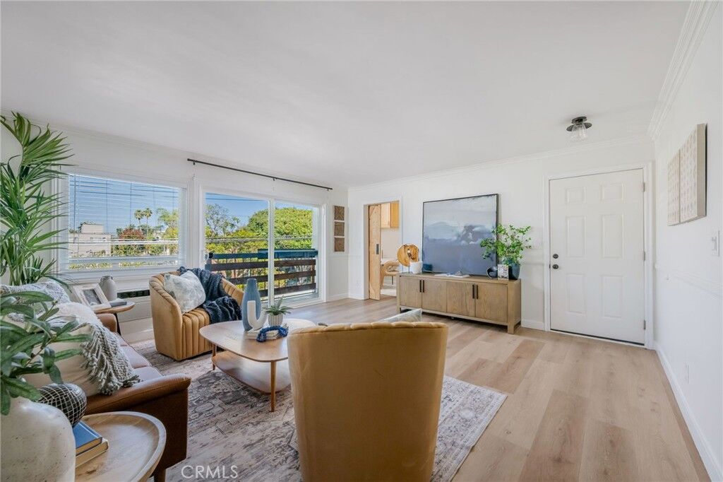 Property Photo: 2844 E 3rd St 210 CA 90814