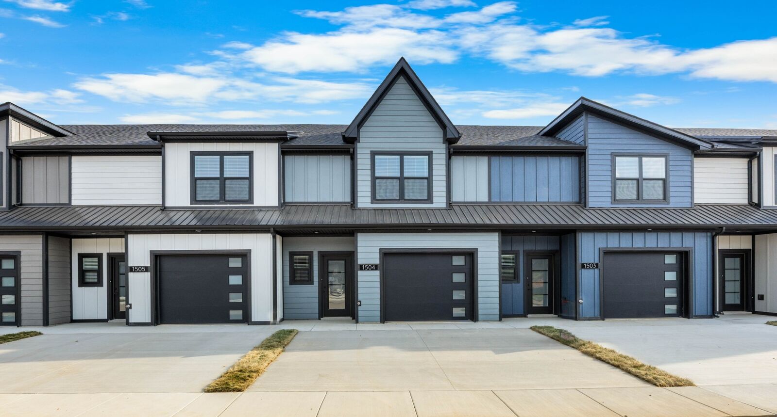 Property Photo:  1504 Jonathan Wade Circle  TN 37043