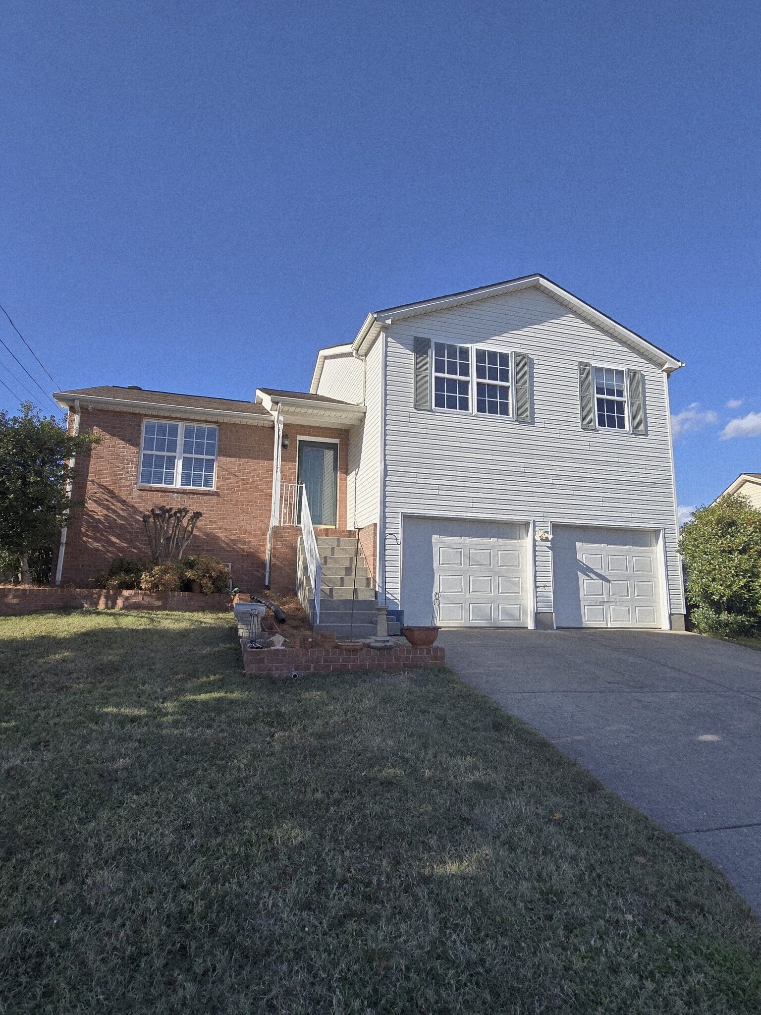 Property Photo:  184 Bradford Cir  TN 37075 