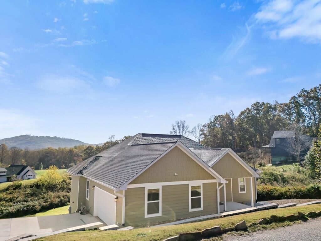 Property Photo: 308 Mystic Ridge GA 30512