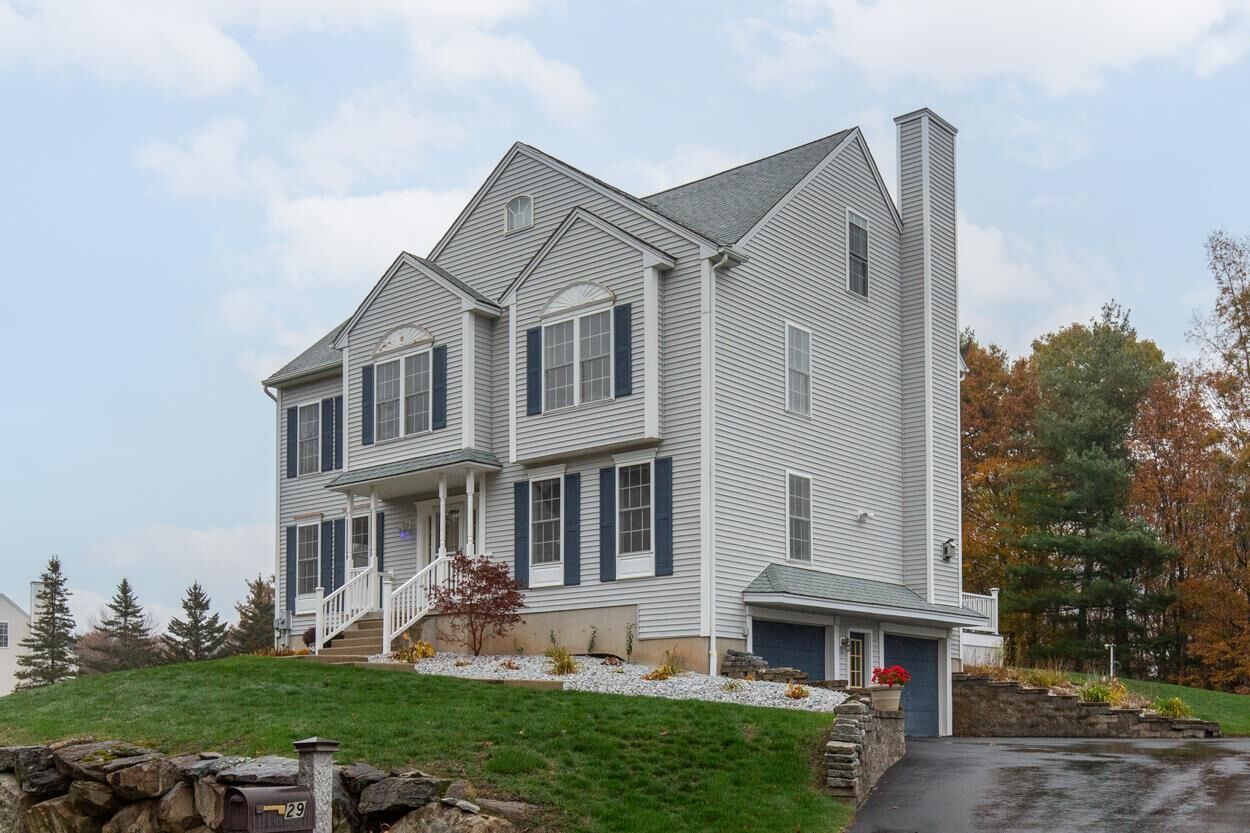 Property Photo:  29 Hawk Drive  NH 03079 