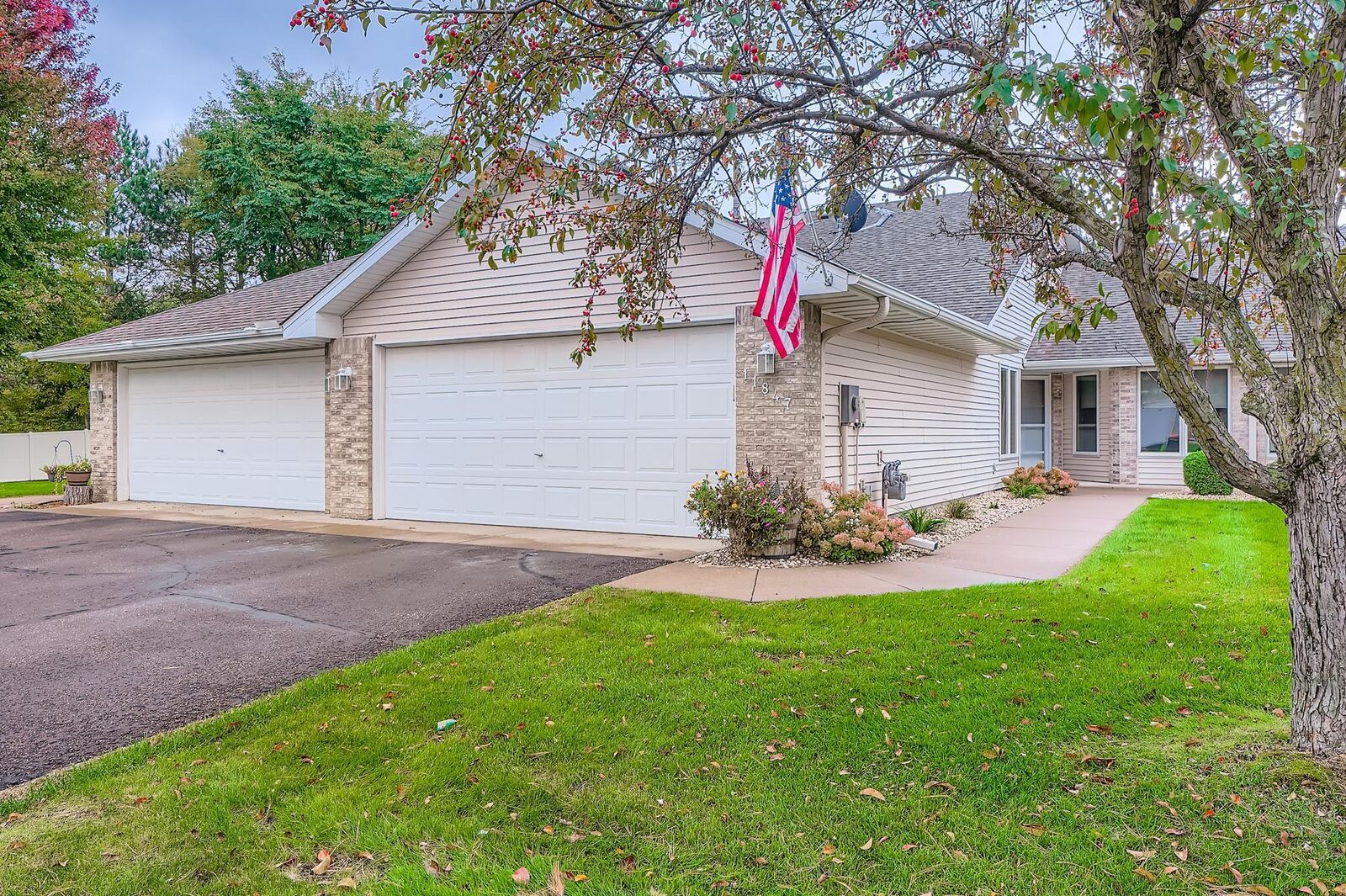 Property Photo:  11847 Aberdeen Street NE  MN 55449 