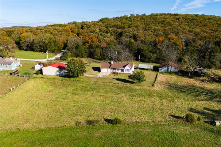 Property Photo: 593 Madison 7617 AR 72740