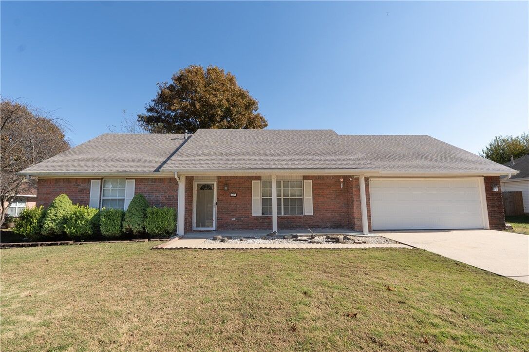 Property Photo: 615 Honeysuckle Street AR 72745