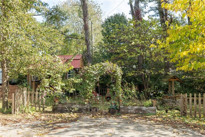 Property Photo: 2348 E Yvonne Drive AR 72703