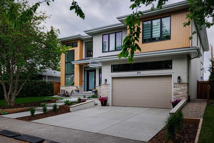 Photo de la propriété:  319 42 Street SW  AB T3C 1Y4