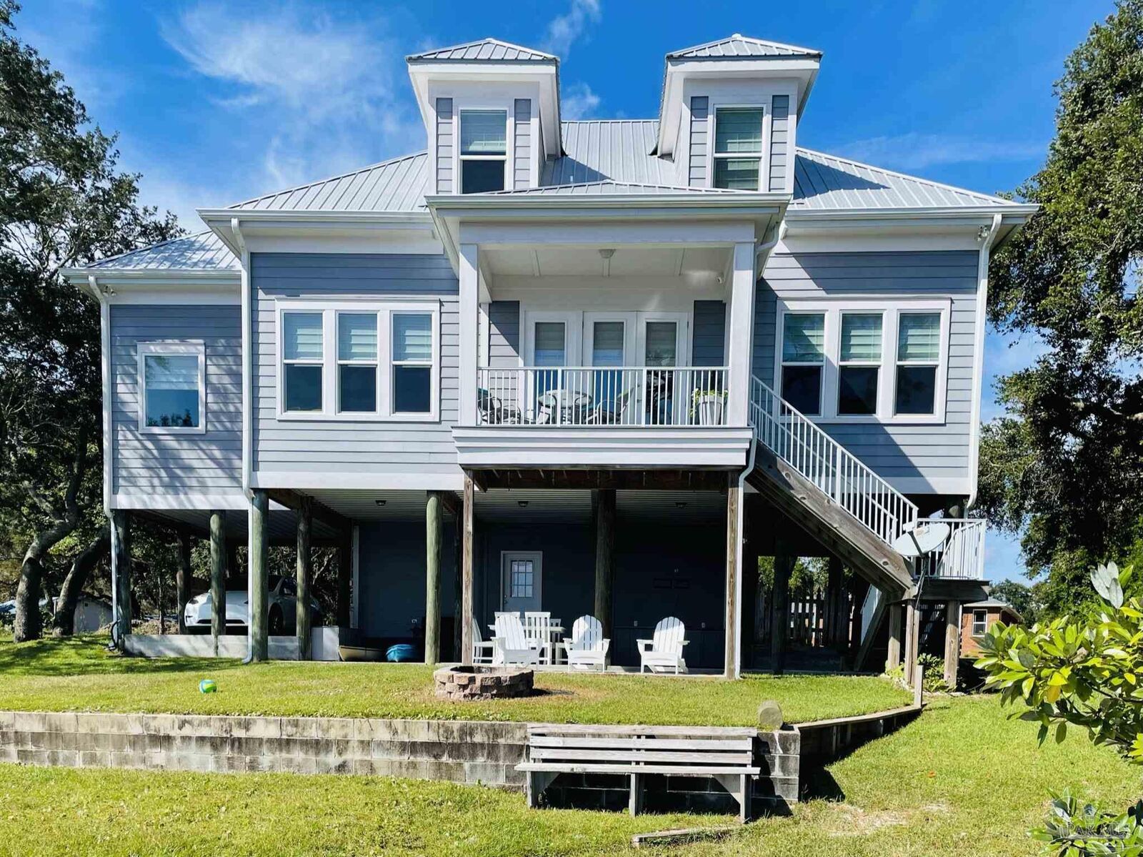 Property Photo: 2975 Holley Point Rd FL 32566