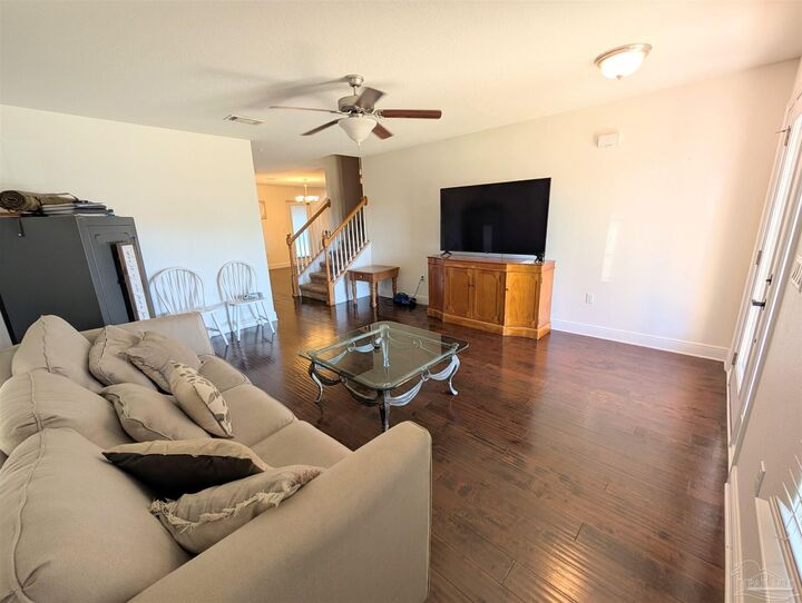 Property Photo:  3020 Enclave Ct  FL 32563 