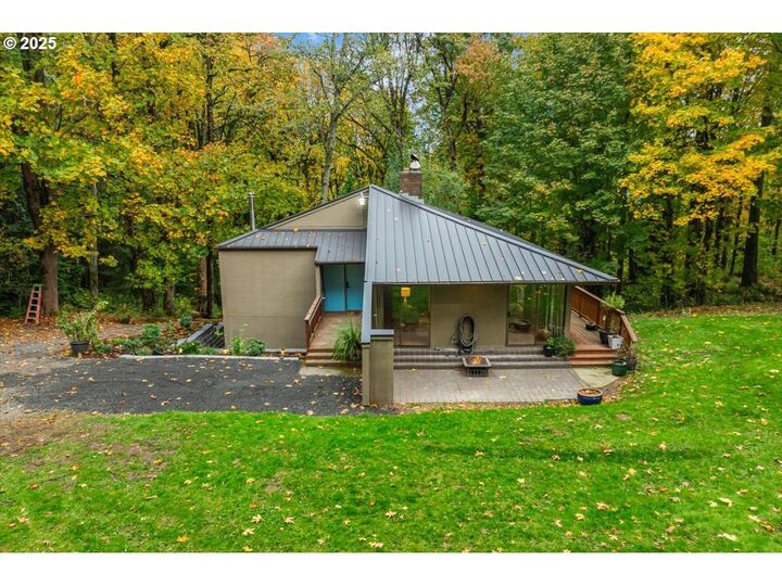 Property Photo:  3460 NW Forest Ln  OR 97229 