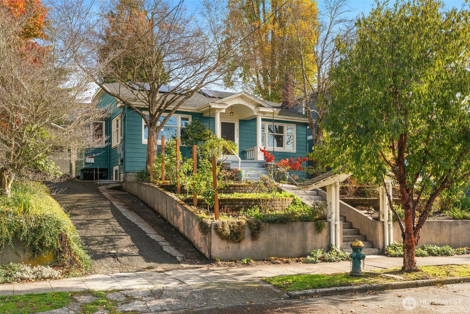 Property Photo:  6732  1st Avenue NW  WA 98117