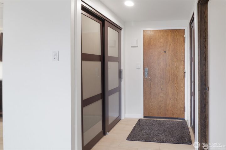 Property Photo:  1910  Evergreen Park Drive SW 905  WA 98502 