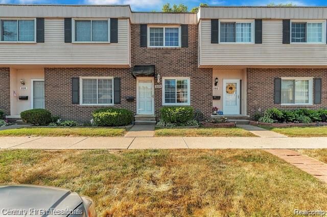 Property Photo: 809 Estrada Drive MI 48111