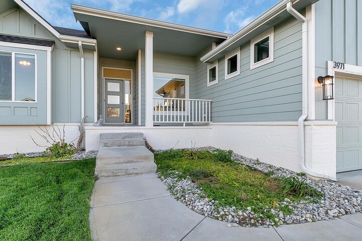 Property Photo:  3971 N Estancia Ct  KS 67205 