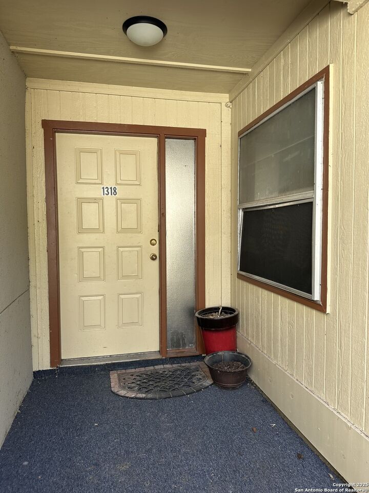 Property Photo:  1318 Bayou  TX 78245